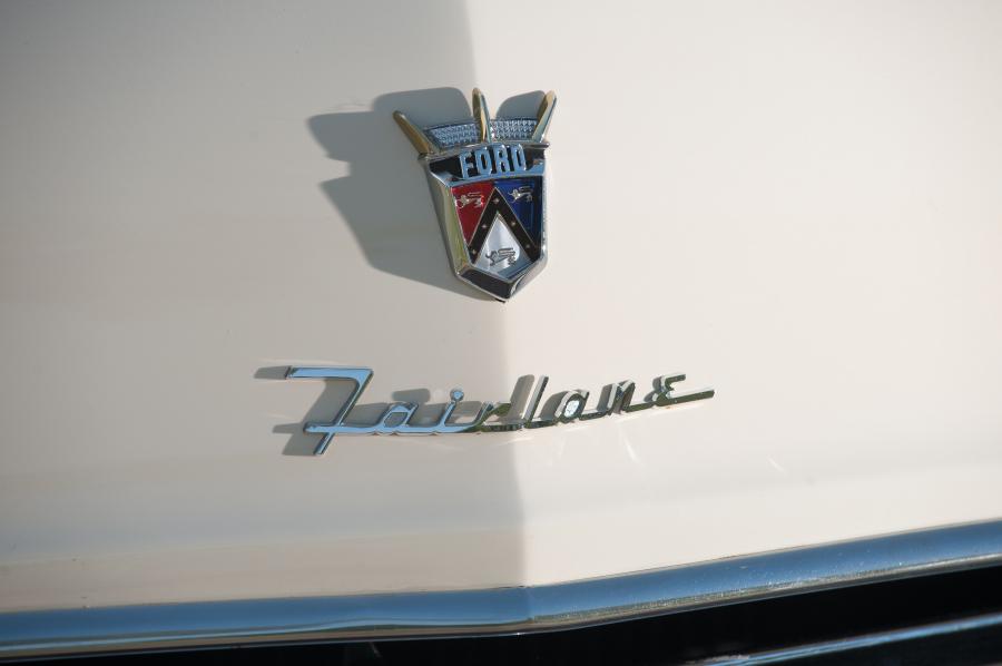  Ford Fairlane Crown Victoria Hardtop 1955 года  (фото 23 из 55)